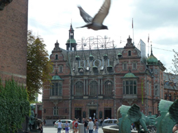 Eingang Rathausplatz
