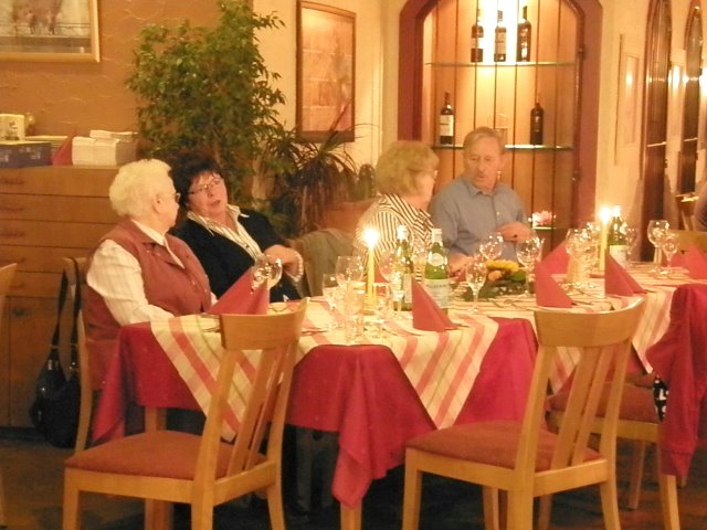 Oma, meine Gote, Tante Elvira und Onkel Arno